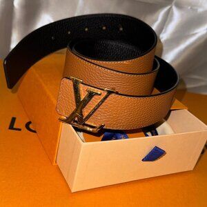 Louis Vuitton  Taurillon Calfskin Belt LV Initiales Reversible M9151S